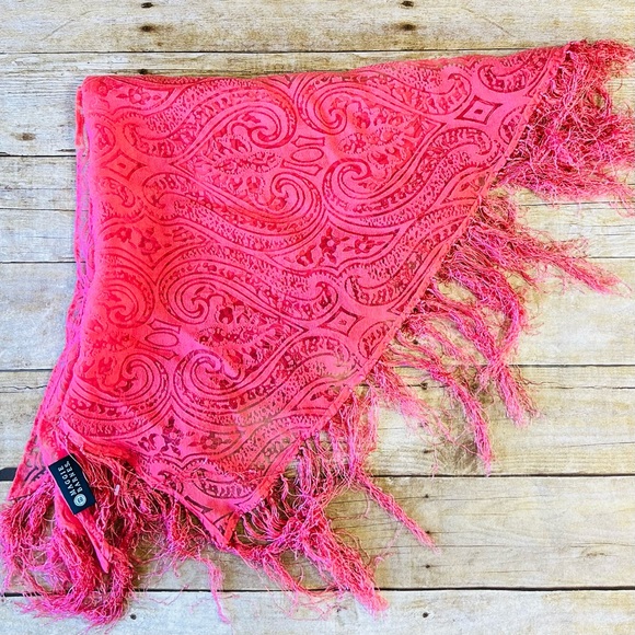 Maggie Barnes Size 72”x60”x60” WomensTriangular Neck Scarf - Picture 2 of 4